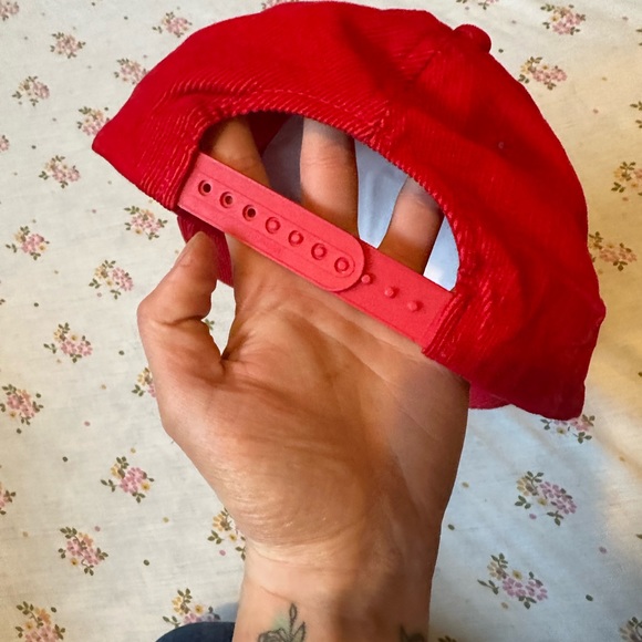 Red vintage corduroy hat - Picture 2 of 2